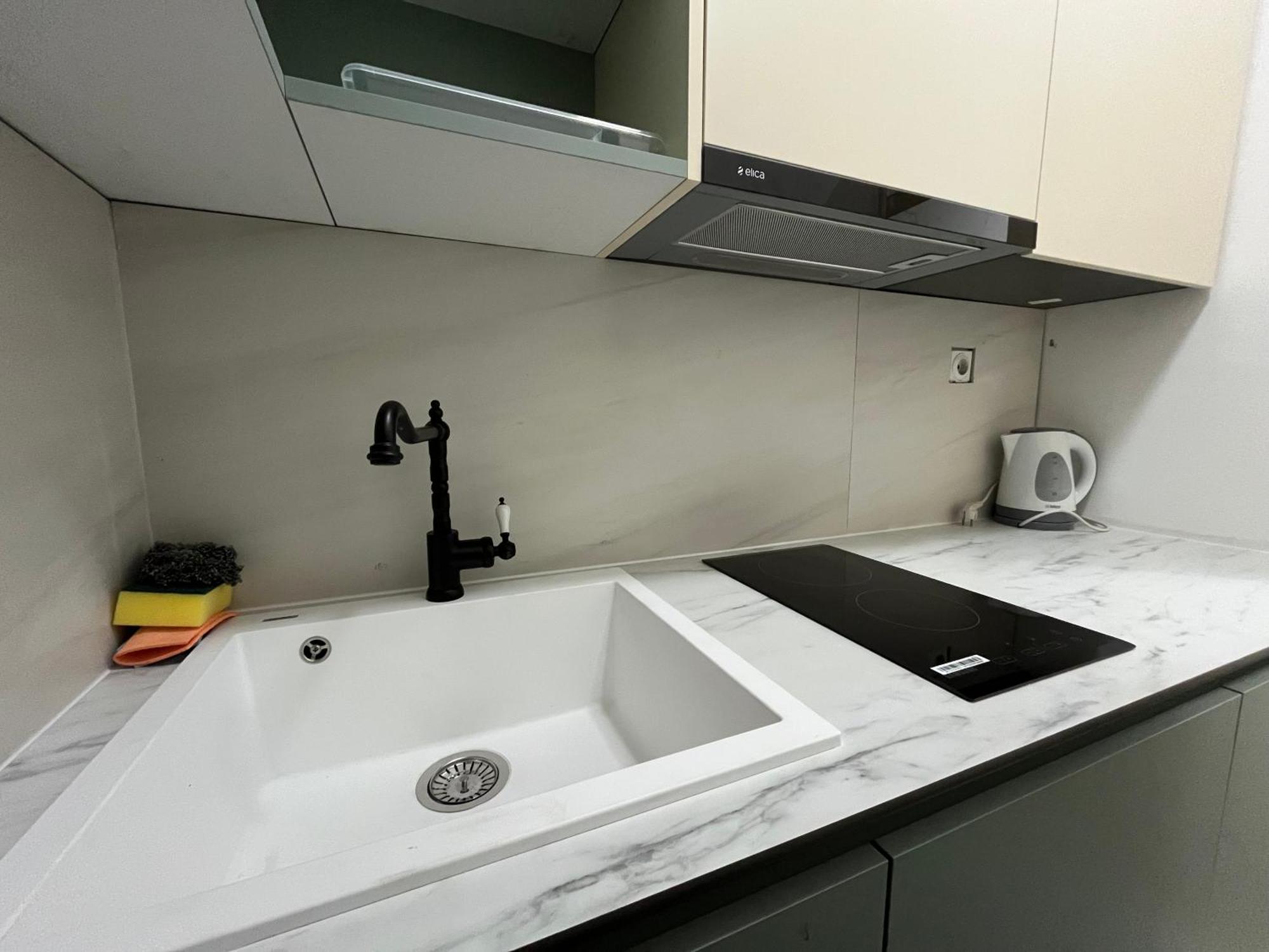 Central M - 5 Apartments Skopje Buitenkant foto