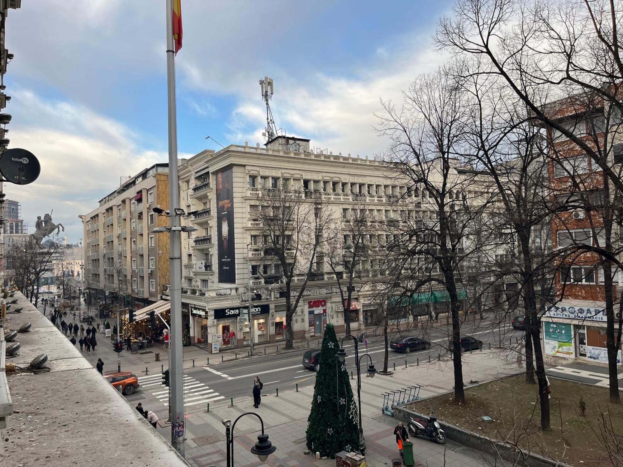 Central M - 5 Apartments Skopje Buitenkant foto