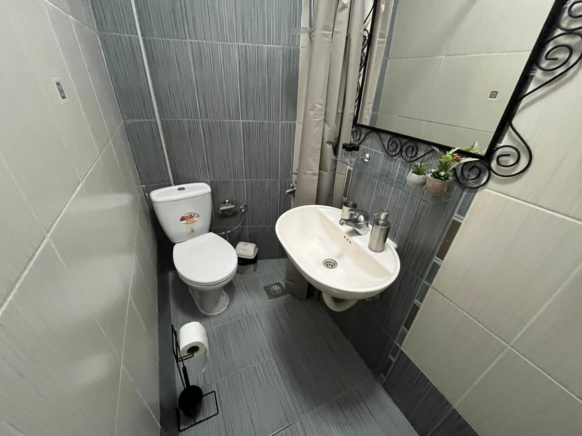 Central M - 5 Apartments Skopje Buitenkant foto