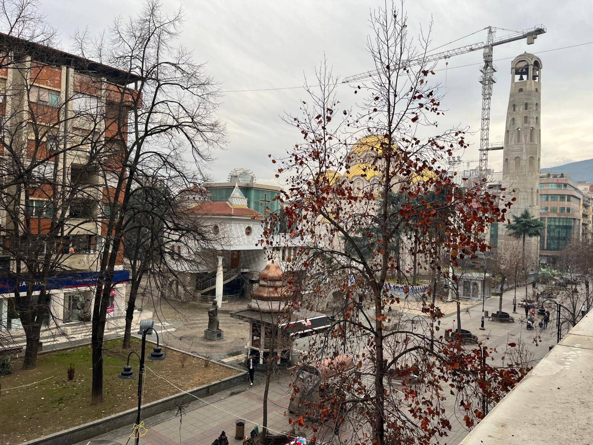 Central M - 5 Apartments Skopje Buitenkant foto