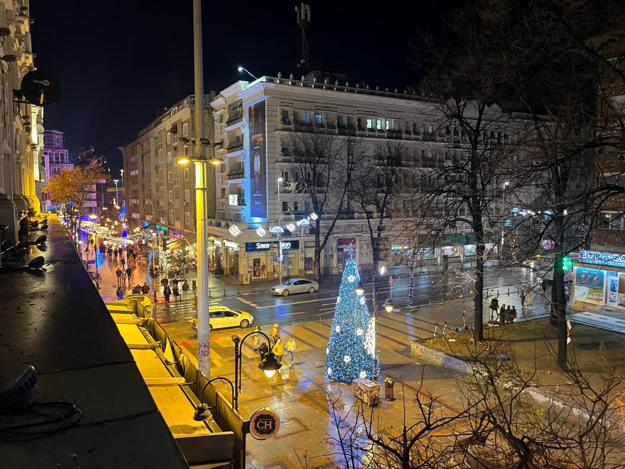 Central M - 5 Apartments Skopje Buitenkant foto