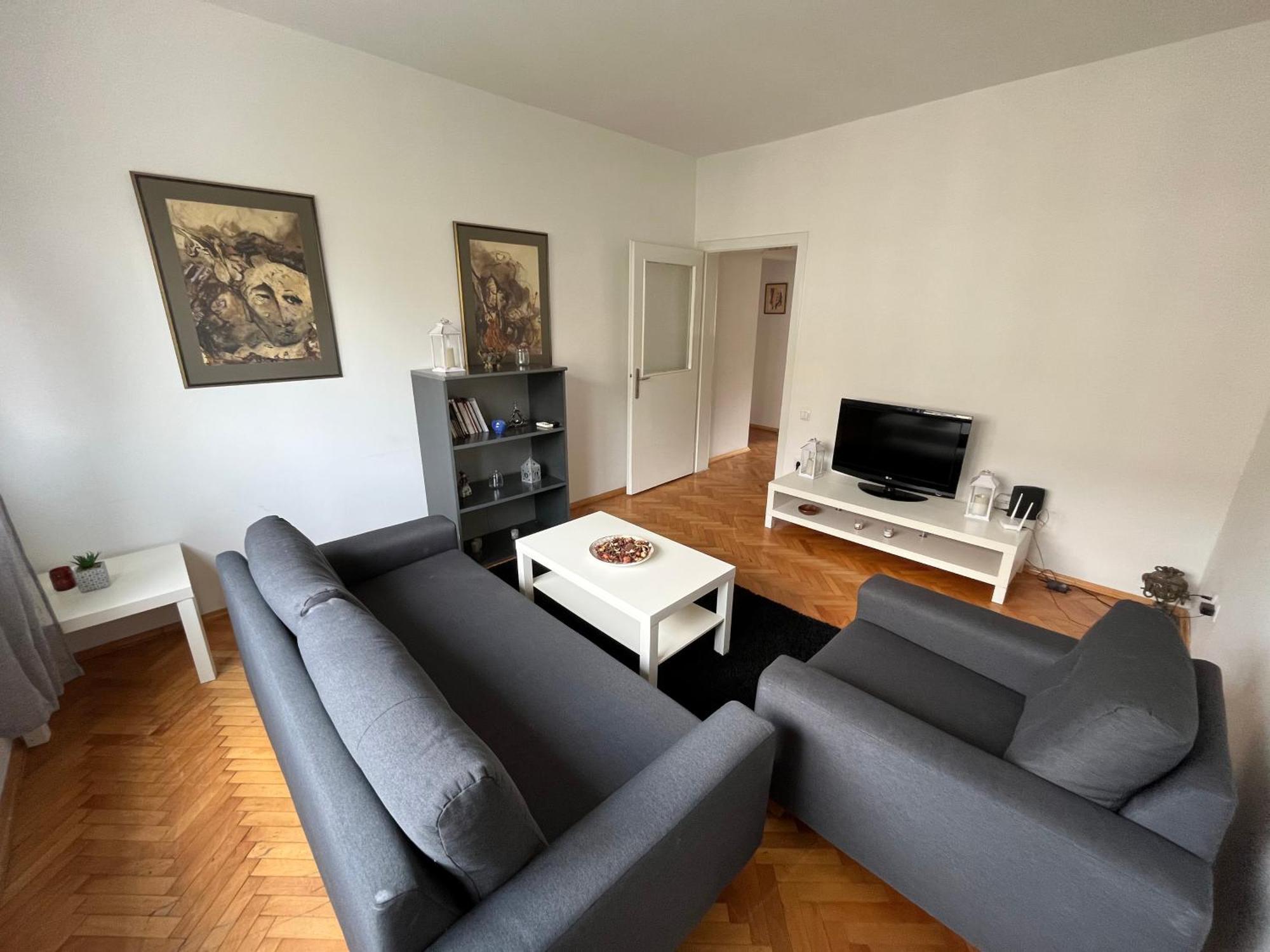 Central M - 5 Apartments Skopje Buitenkant foto