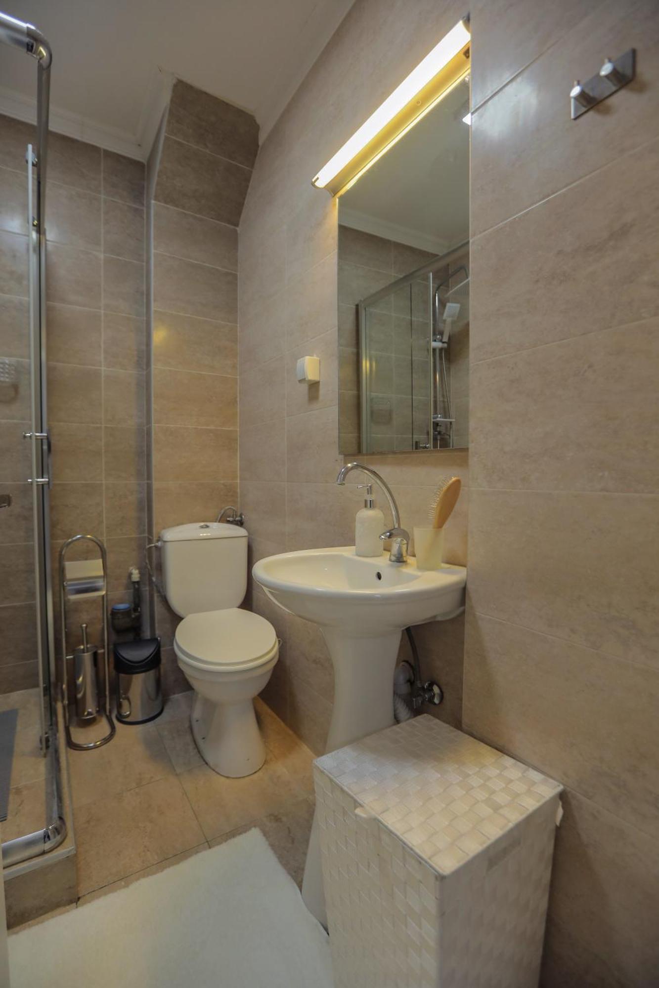 Central M - 5 Apartments Skopje Buitenkant foto